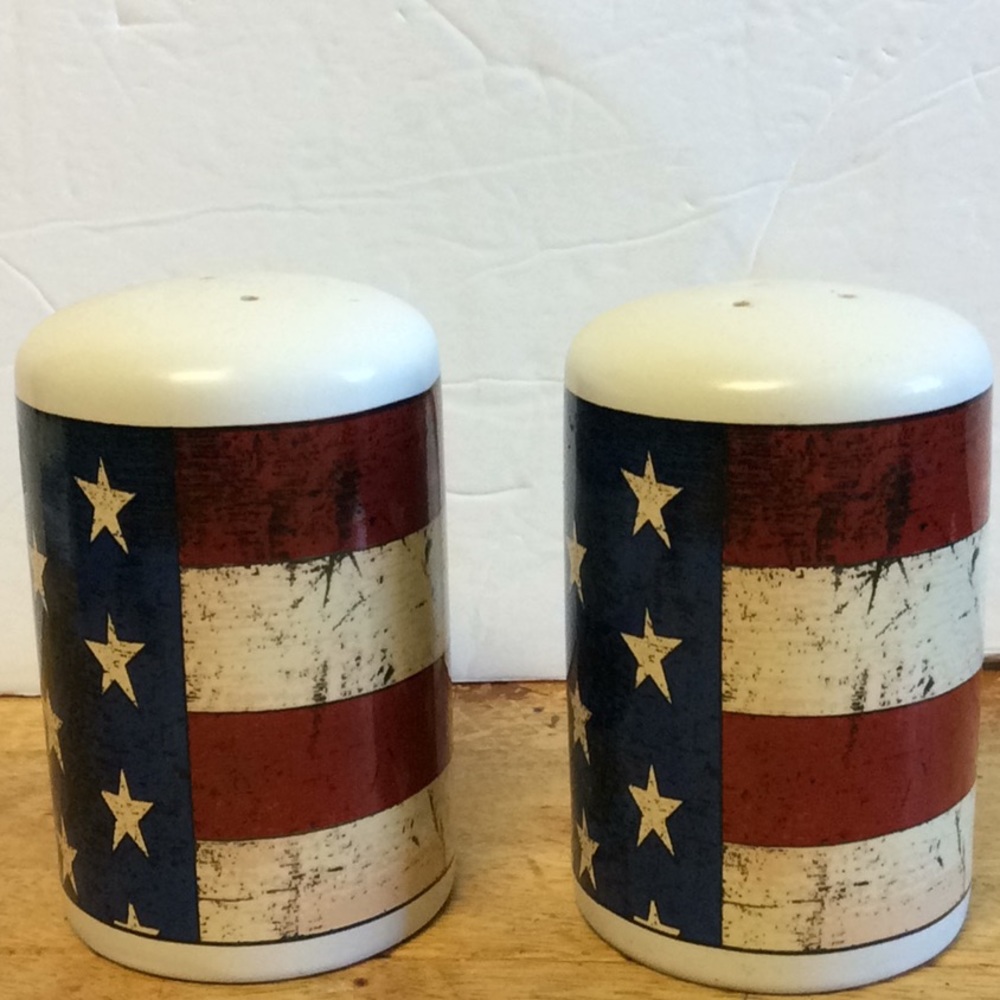 Colonial 1997 Warren Kimble Set of Salt & Pepper